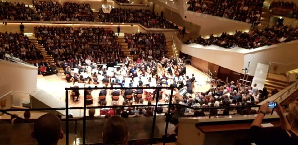 49172770_1927435400636975_4408362167850500096_n