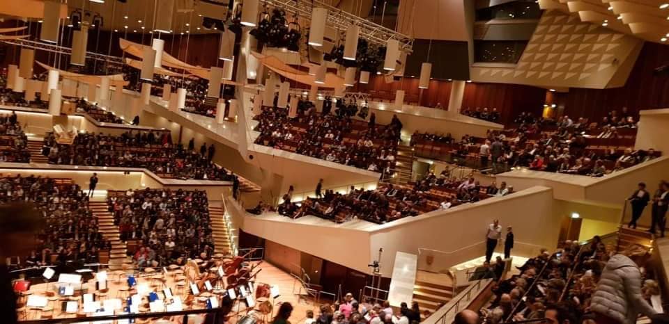 49721747_1927435197303662_2782178809602899968_n